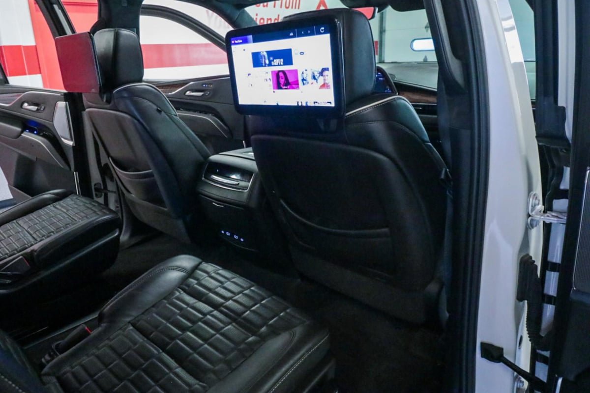 Used 2023 Cadillac Escalade Sport Platinum w/ LPO, ONYX Package AWD/4WD image 31