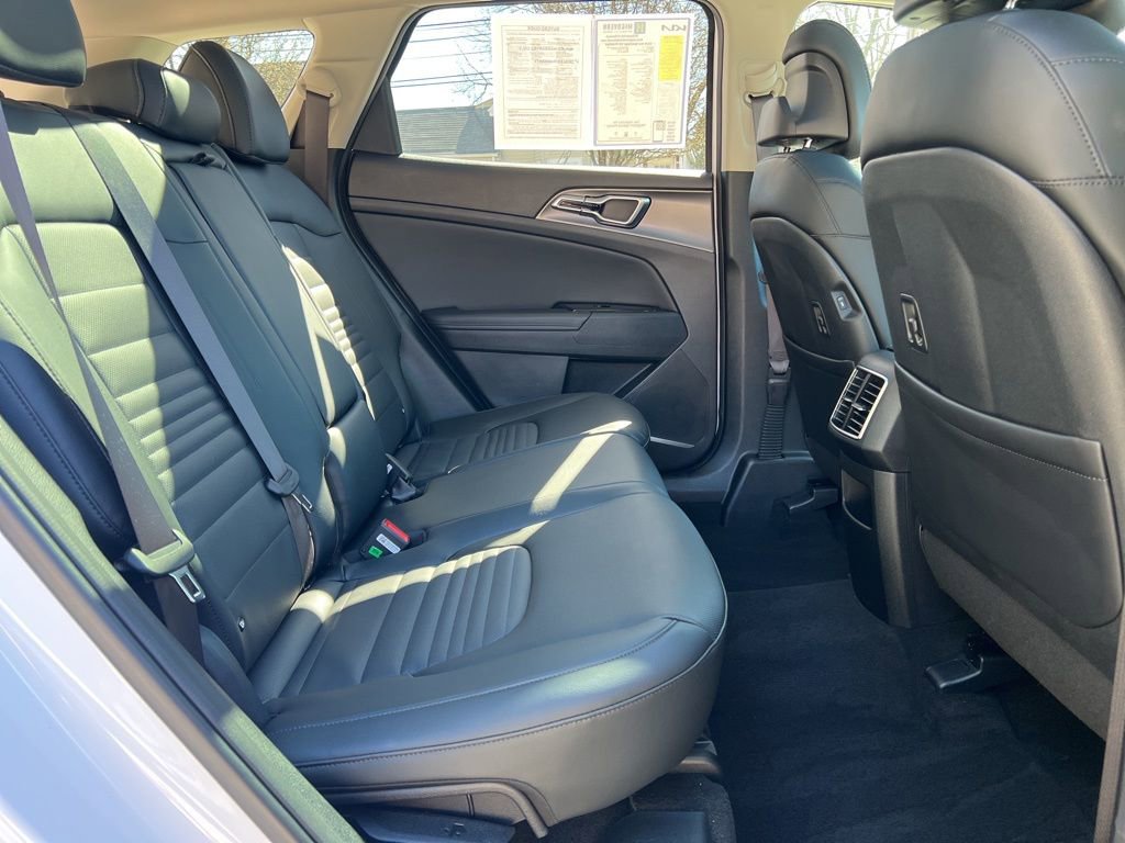 Certified 2025 Kia Sportage SX AWD/4WD image 27