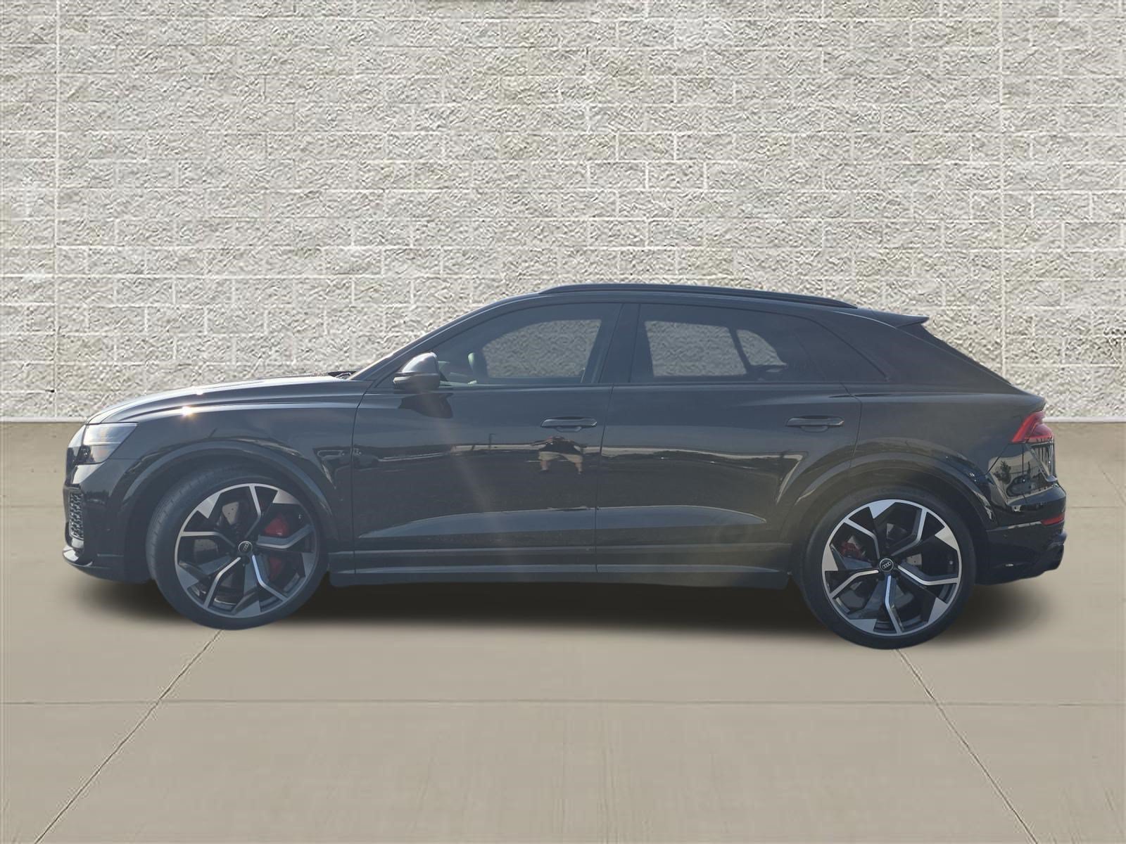 Certified 2024 Audi RS Q8 w/ Black Optic Package AWD/4WD image 4