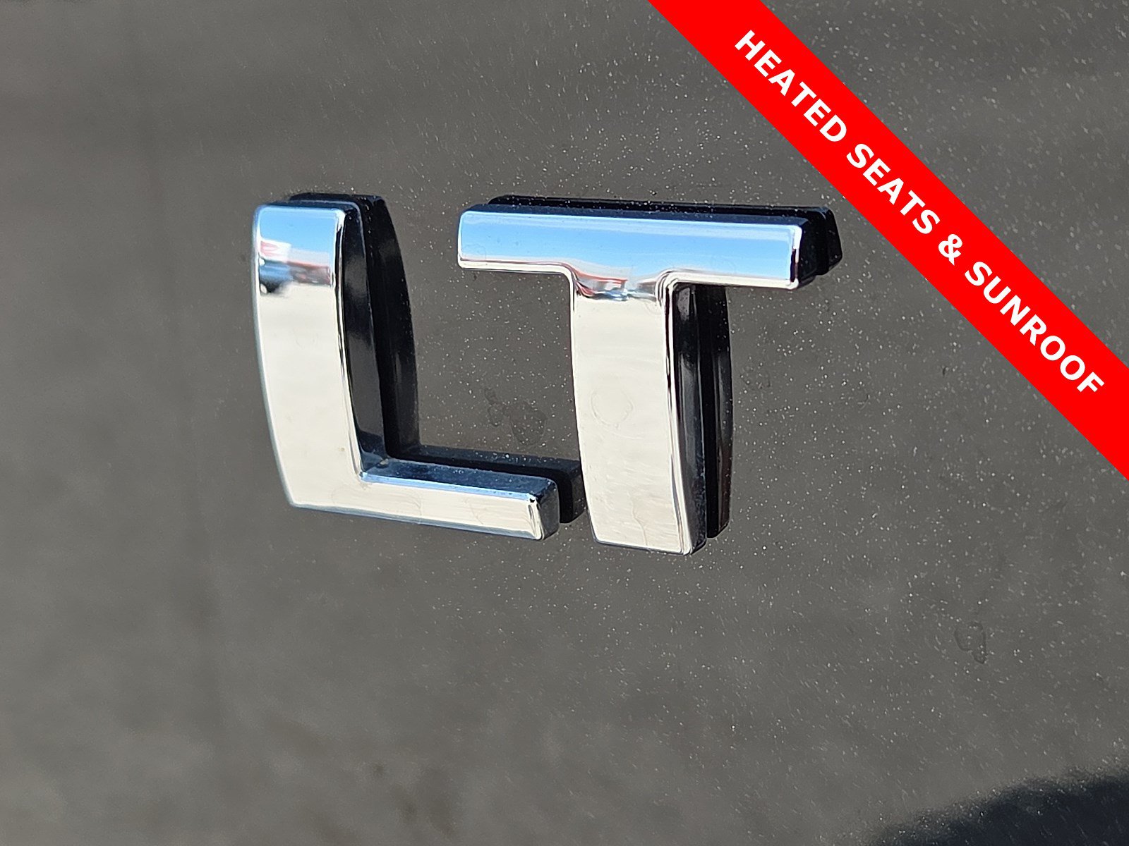Used 2023 Chevrolet Traverse LT w/ LT Premium Package FWD image 8