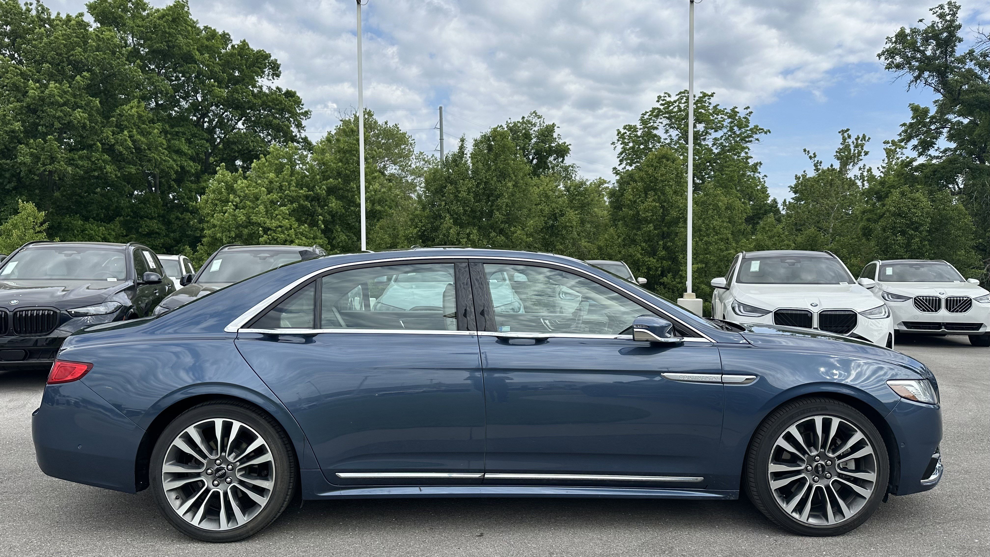Used 2018 Lincoln Continental Reserve AWD/4WD image 11