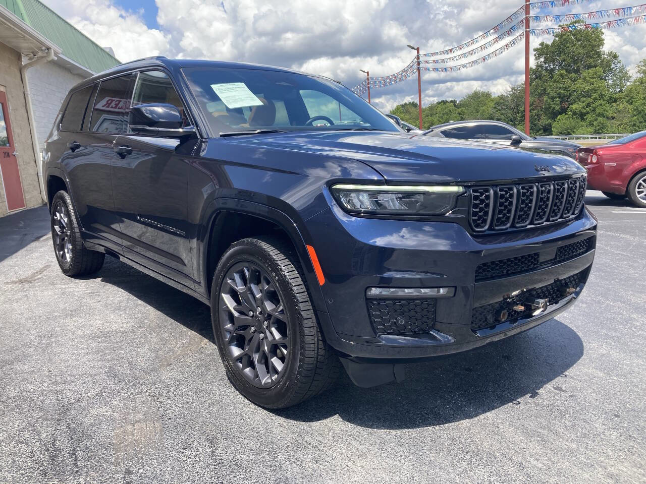 Used 2023 Jeep Grand Cherokee L Summit w/ Advanced Protech Group IV image 4