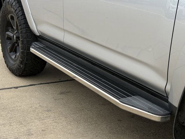 Used 2018 Toyota 4Runner SR5 RWD image 10