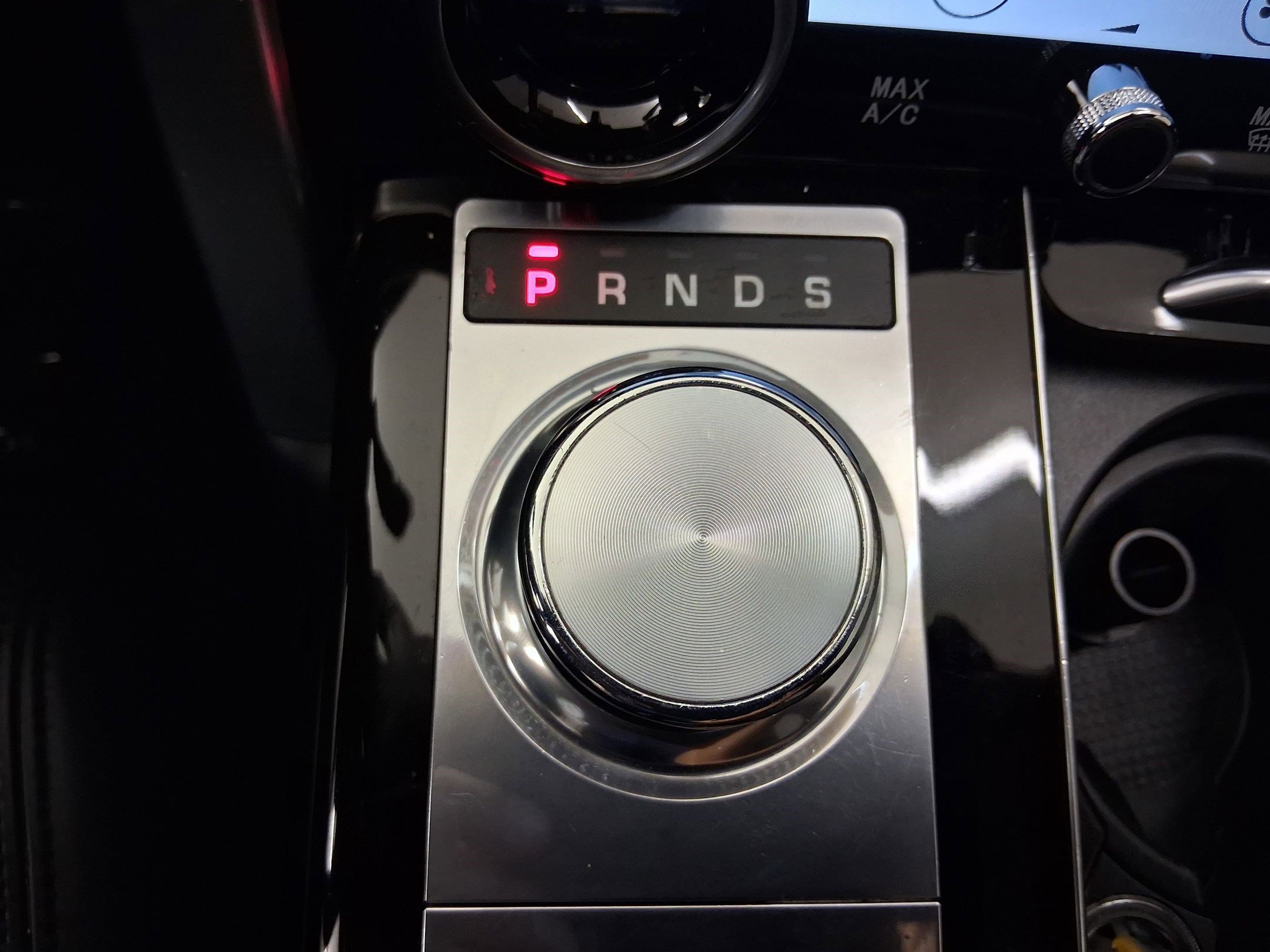 Used 2015 Land Rover Range Rover Supercharged image 17