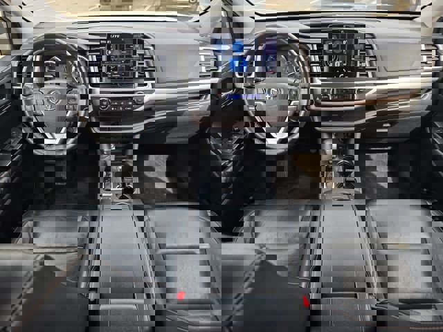 Used 2015 Toyota Highlander XLE image 16