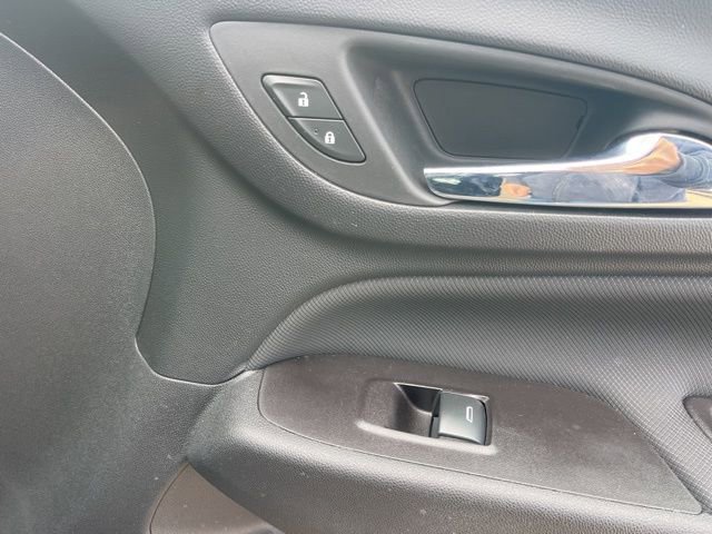 Used 2022 Chevrolet Equinox RS w/ LPO, Floor Liner Package image 56