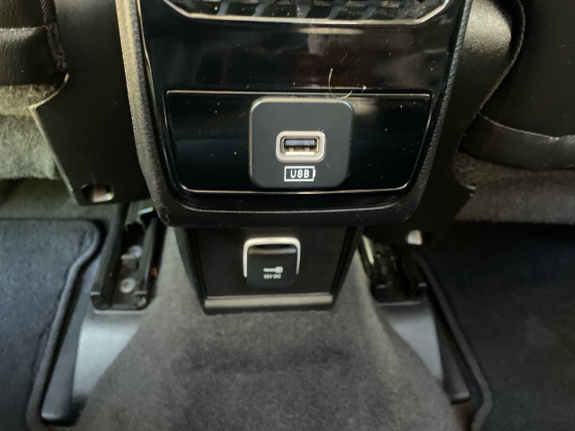 Used 2022 Jeep Compass Latitude w/ Sun and Sound Group AWD/4WD image 22