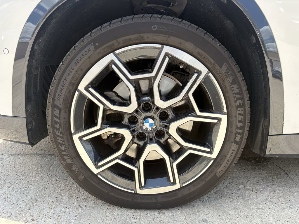 Used 2025 BMW X1 xDrive28i w/ Convenience Package AWD/4WD image 9