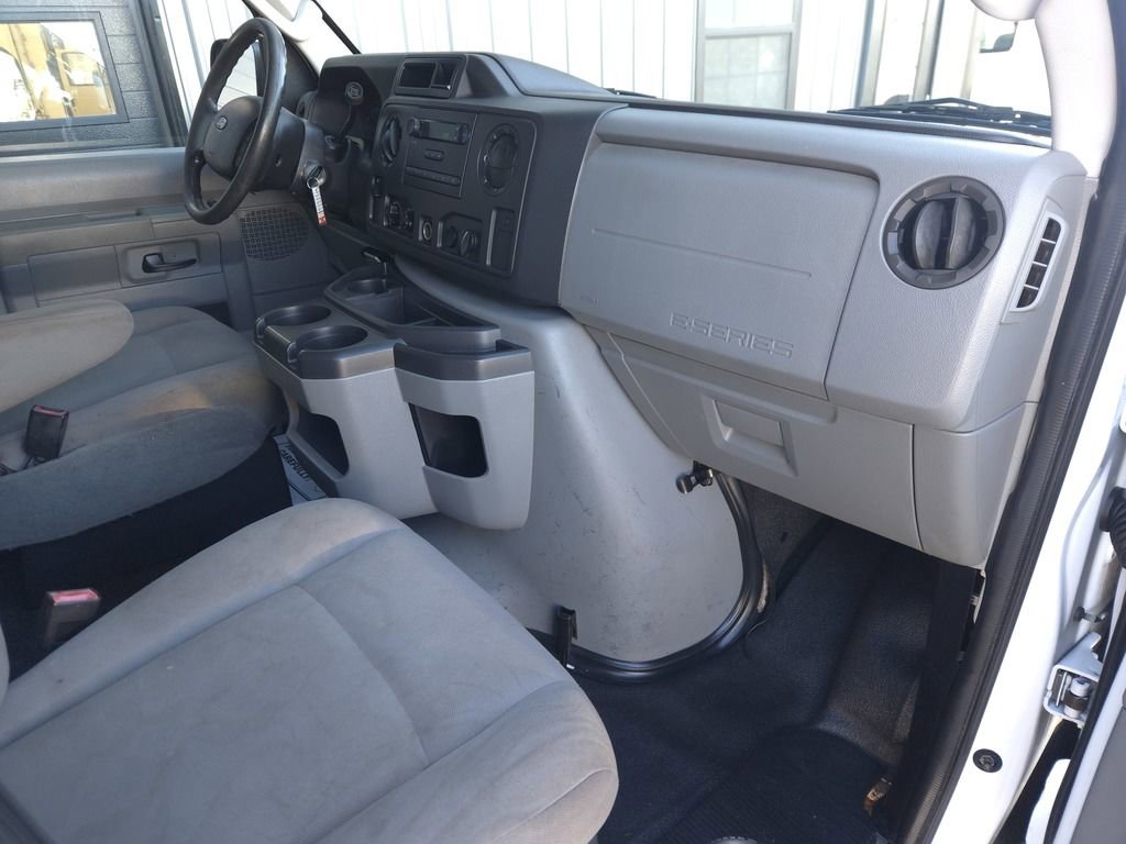 Used 2009 Ford E-250 and Econoline 250 image 17