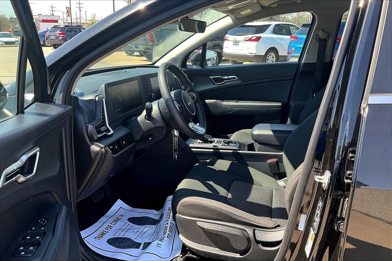 Used 2024 Kia Sportage LX FWD image 17