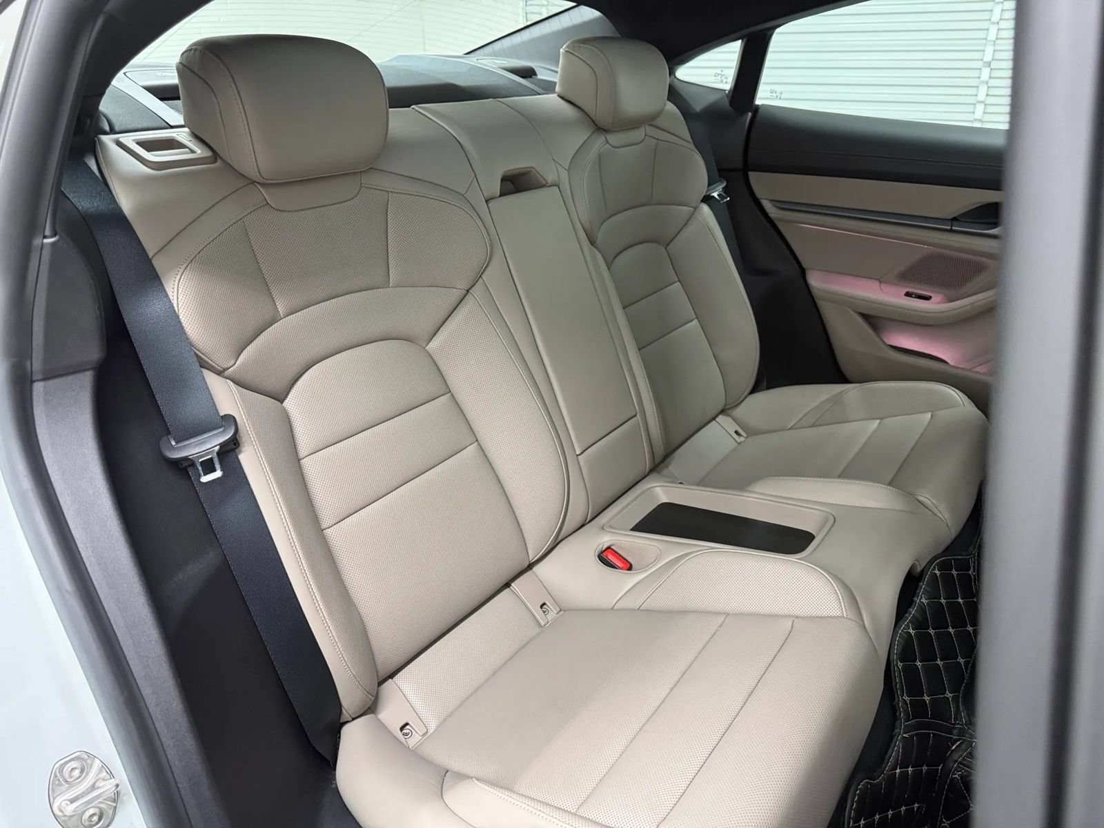 Used 2021 Porsche Taycan RWD image 14