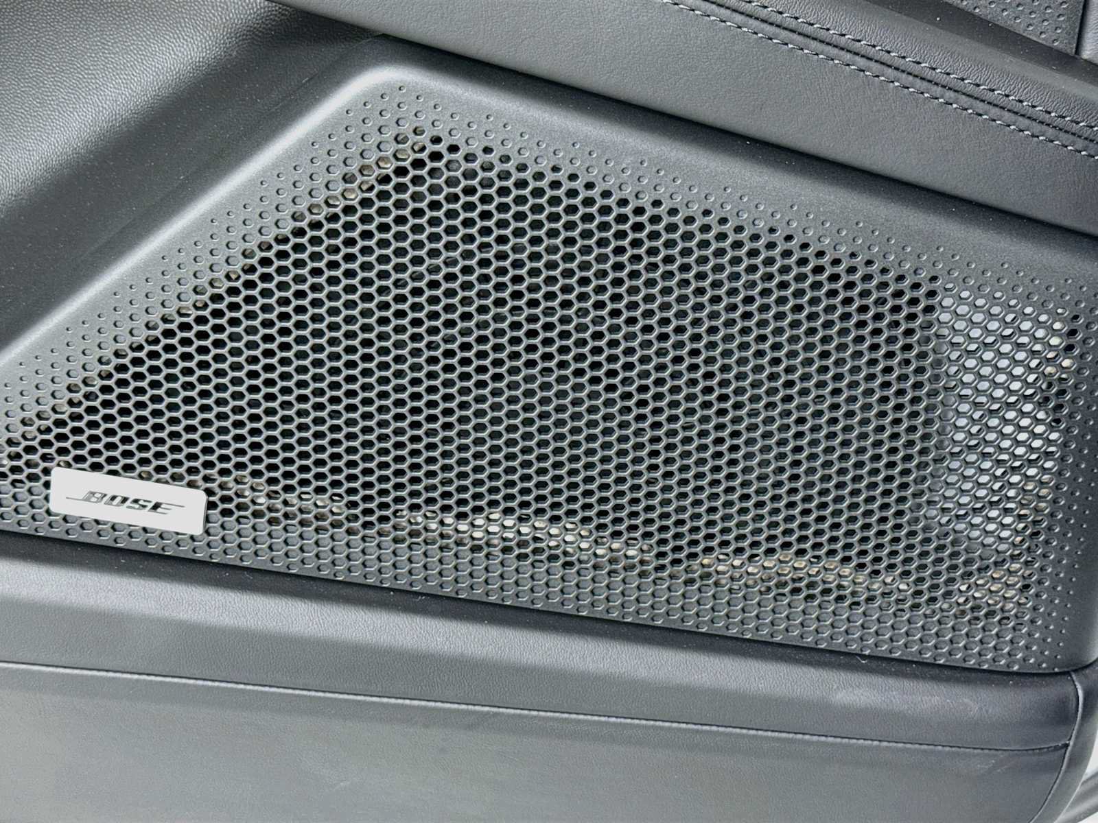 New 2026 Porsche Cayenne Turbo AWD/4WD image 12