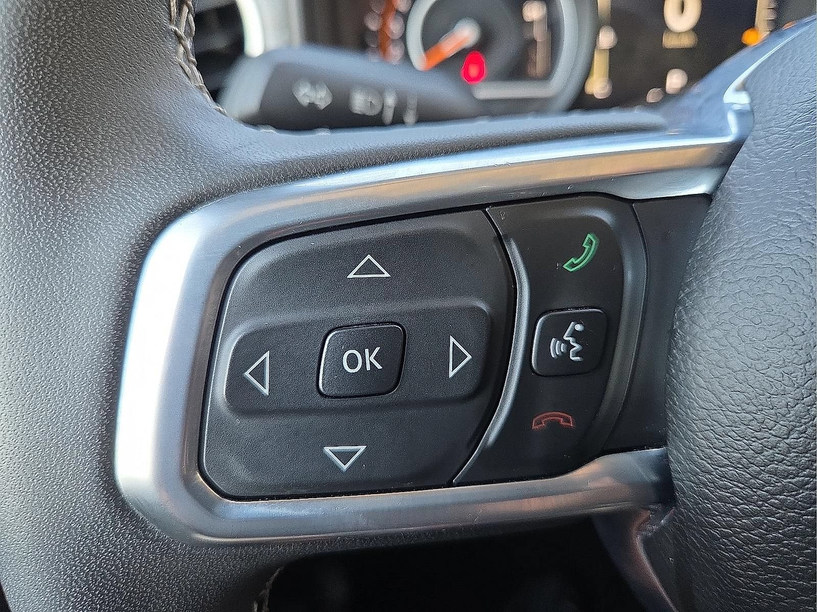 Used 2025 Jeep Wrangler Unlimited Sahara AWD/4WD image 19