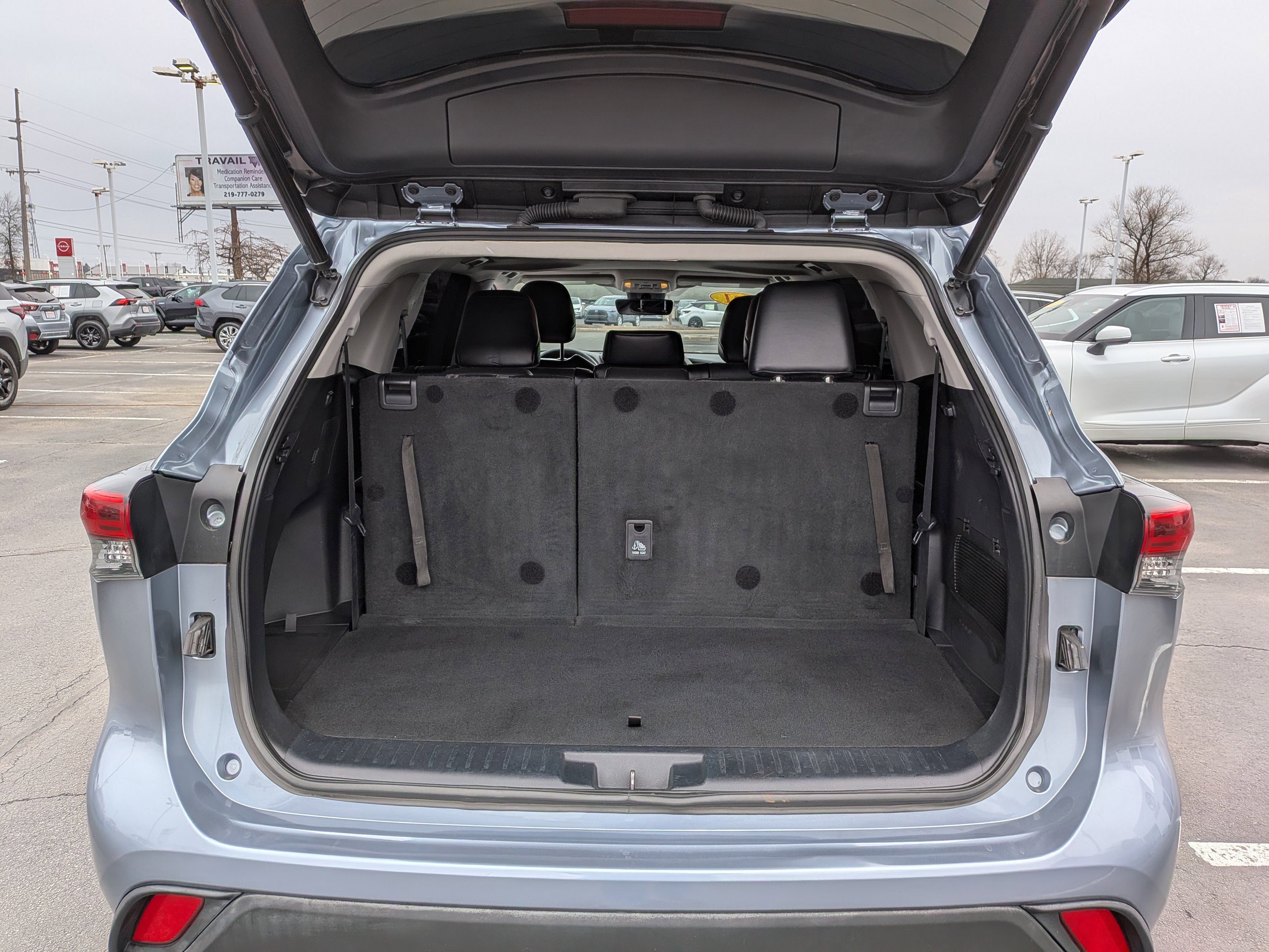 Used 2021 Toyota Highlander XLE image 25