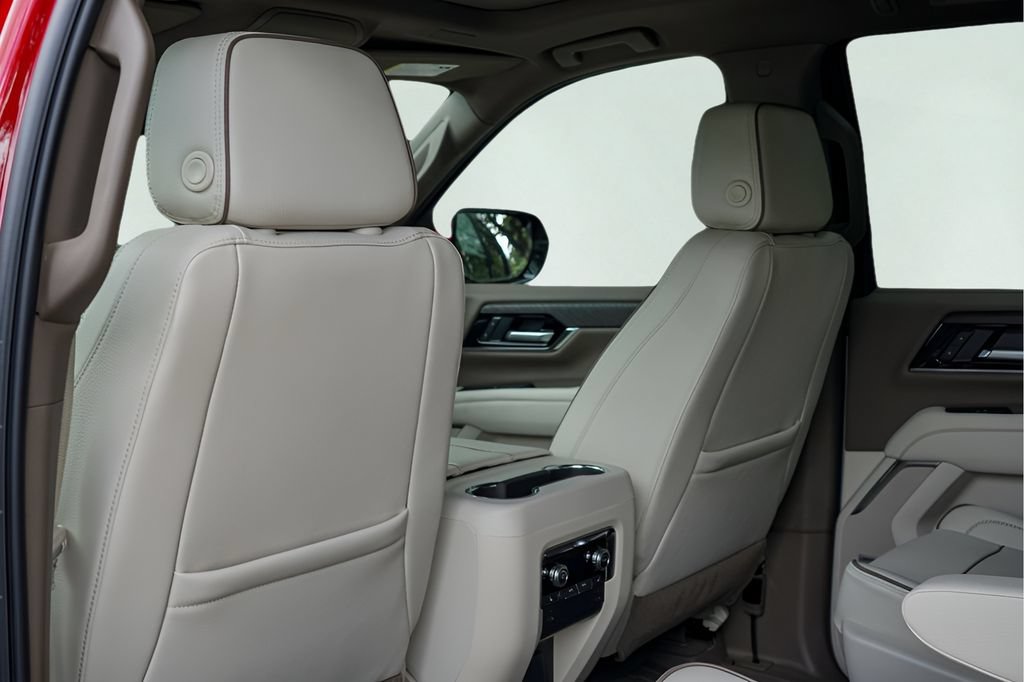New 2026 GMC Yukon Denali w/ Sun & Power Step Package AWD/4WD image 19