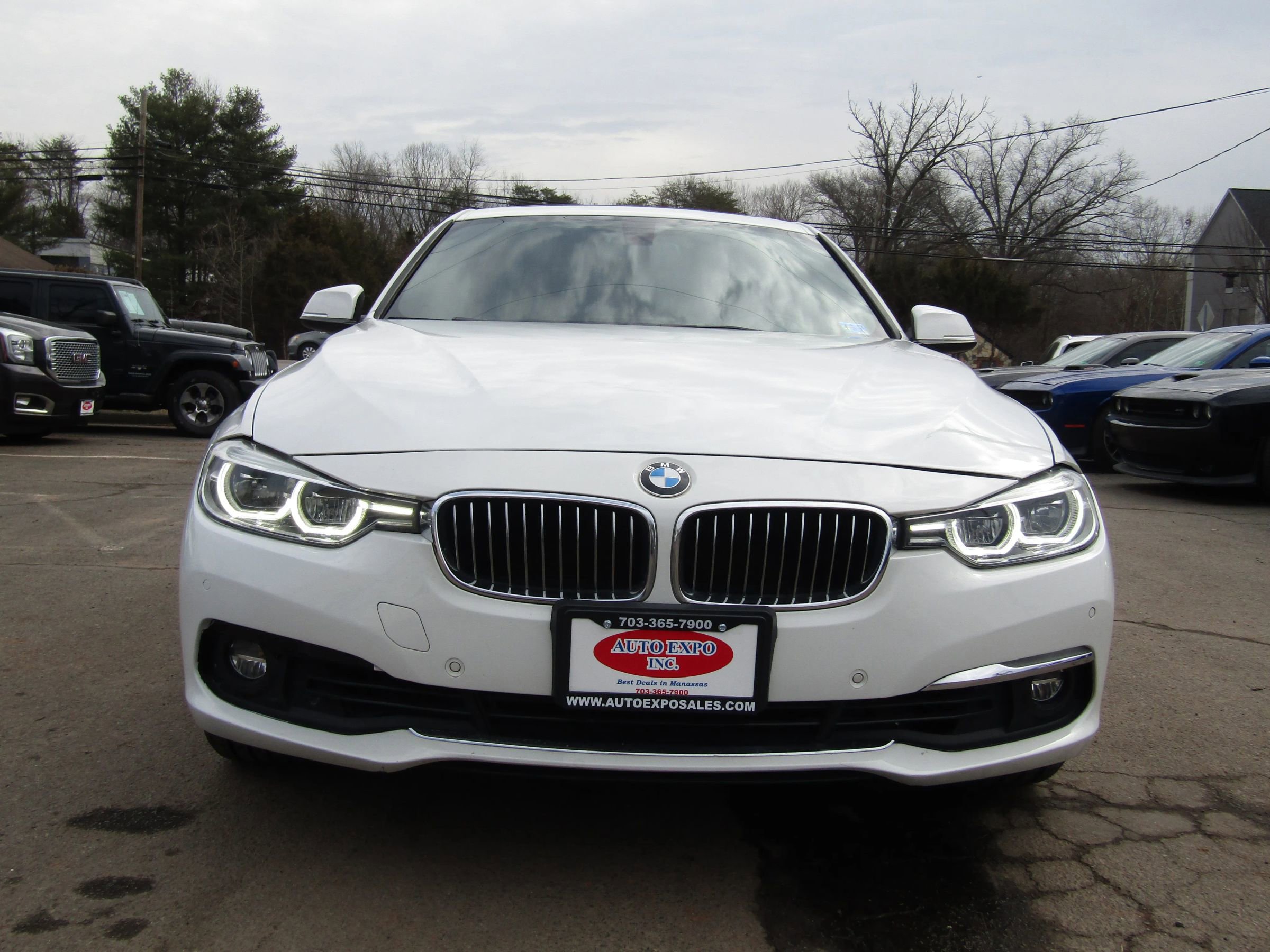 Used 2018 BMW 330i xDrive Sedan w/ Premium Package image 3