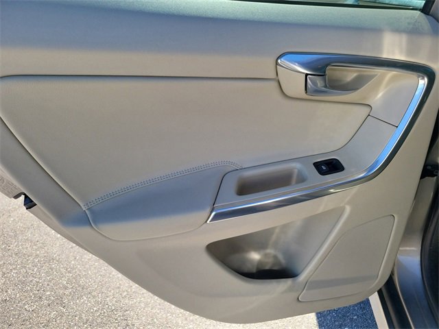 Used 2015 Volvo XC60 T6 w/ Proximity Package image 11