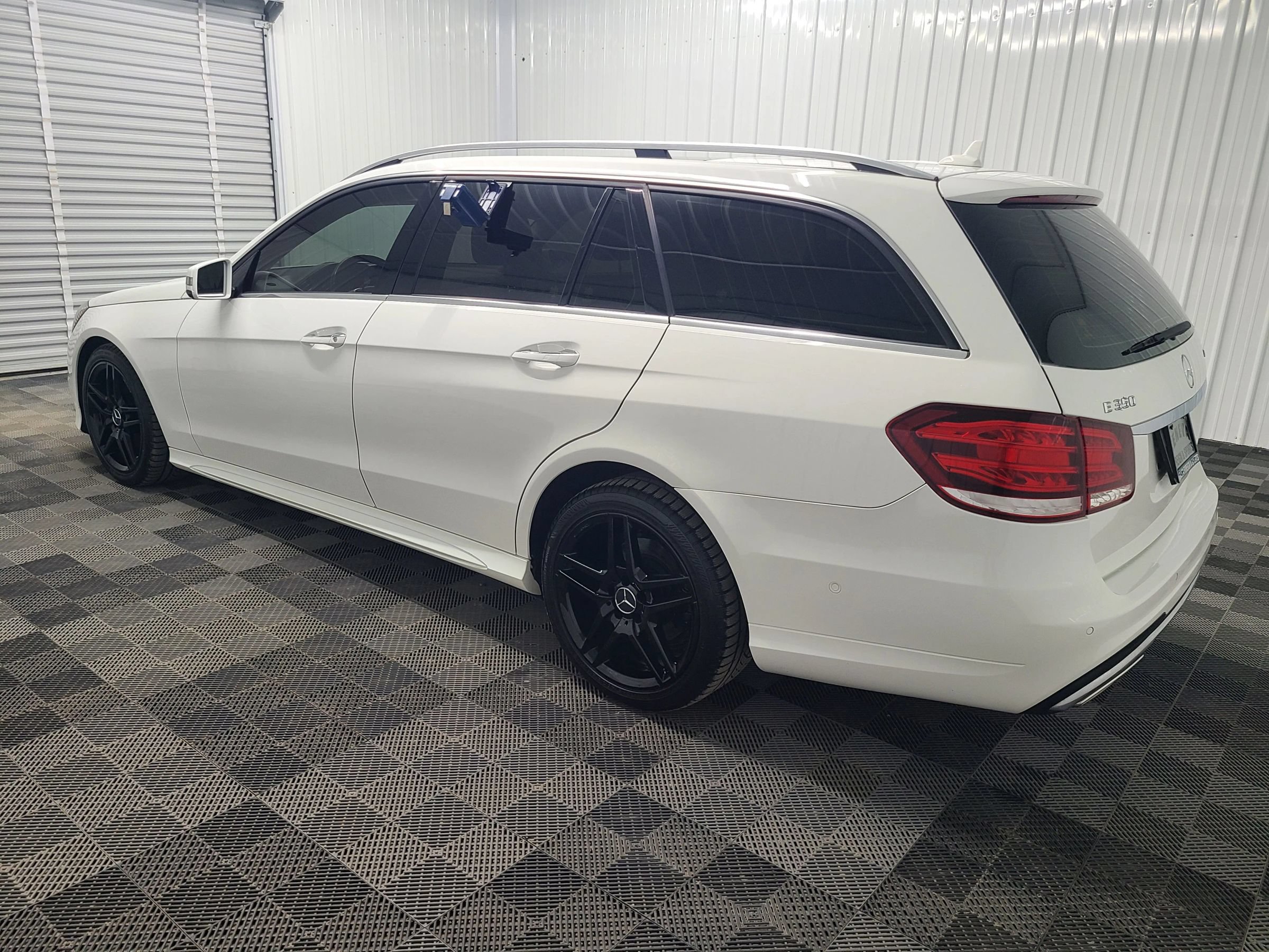 Used 2016 Mercedes-Benz E 350 4MATIC Wagon image 9