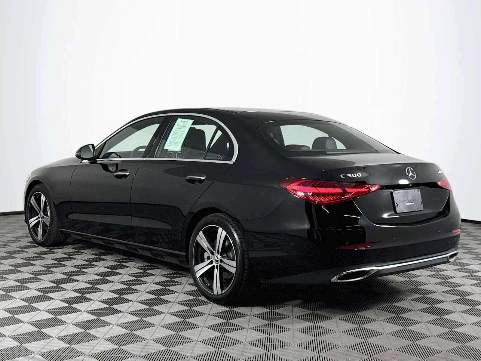 Used 2025 Mercedes-Benz C 300 4MATIC Sedan image 7