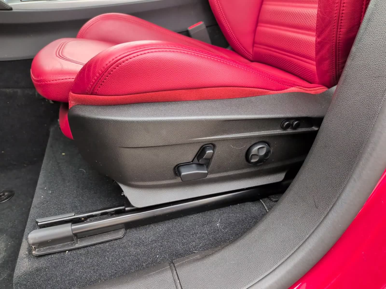 Used 2024 Alfa Romeo Stelvio Veloce image 22