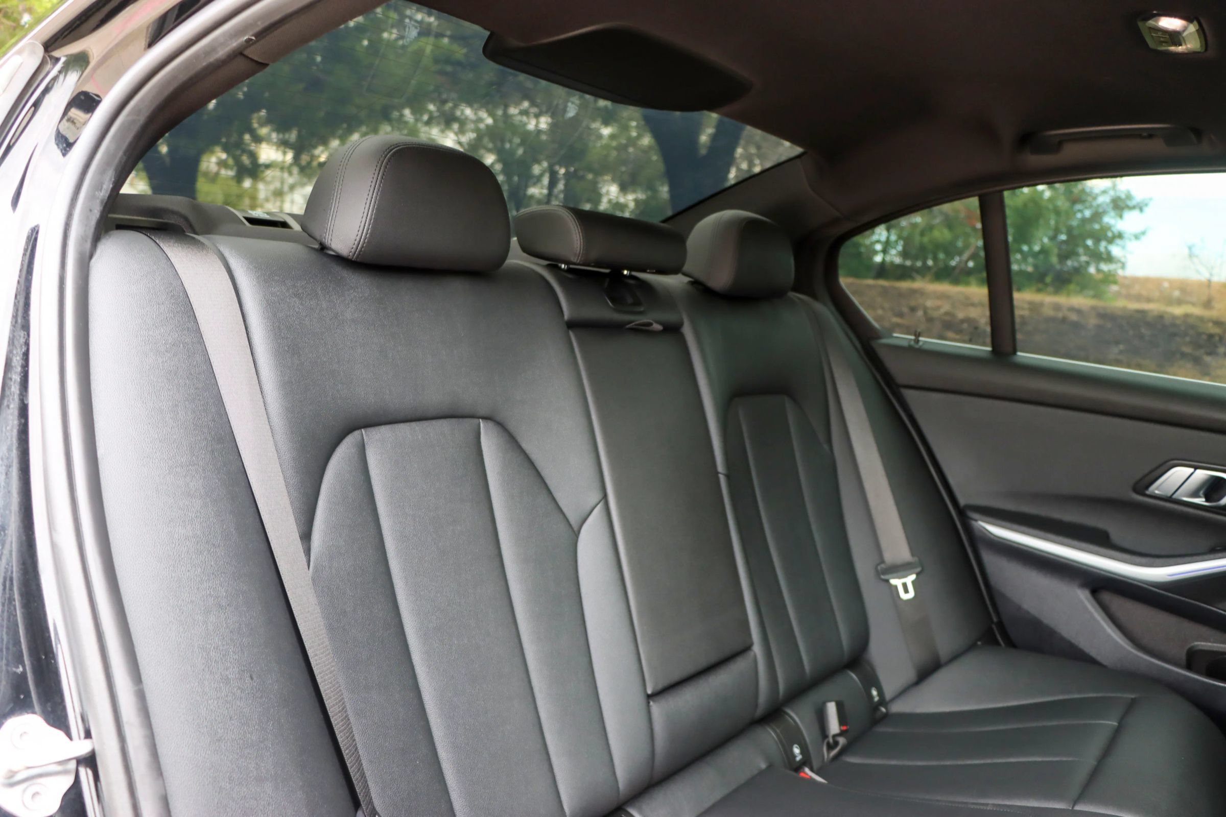 Used 2021 BMW 330i Sedan w/ Convenience Package RWD image 19