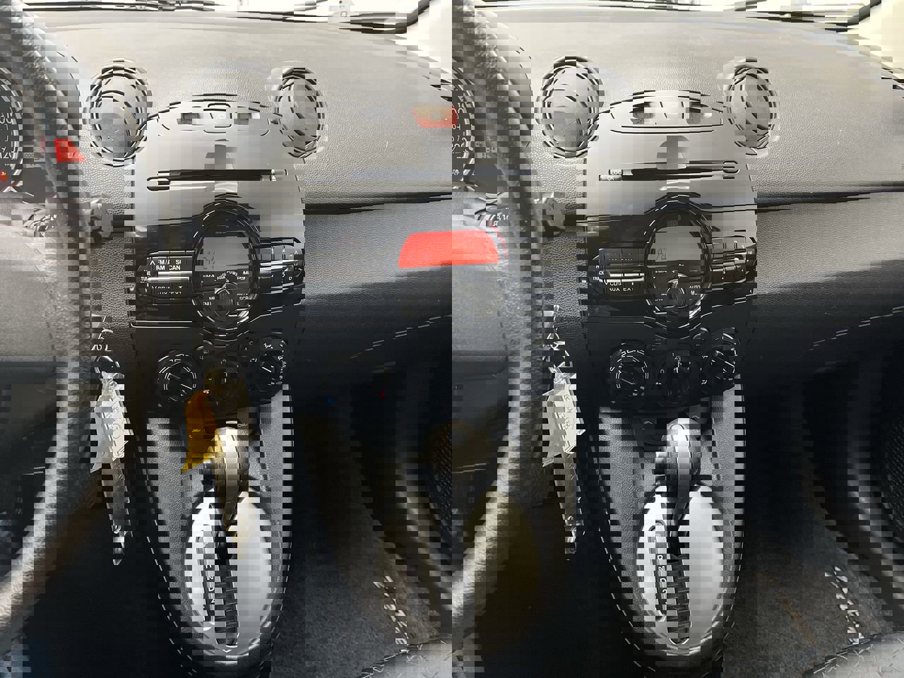 Used 2012 MAZDA MAZDA2 Sport image 5