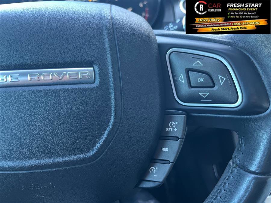 Used 2019 Land Rover Range Rover Evoque SE image 20