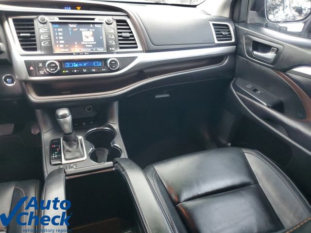 Used 2016 Toyota Highlander XLE AWD/4WD image 17