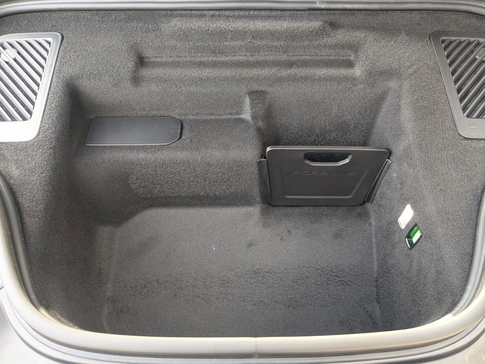 New 2025 Porsche Macan 4S Electric image 25