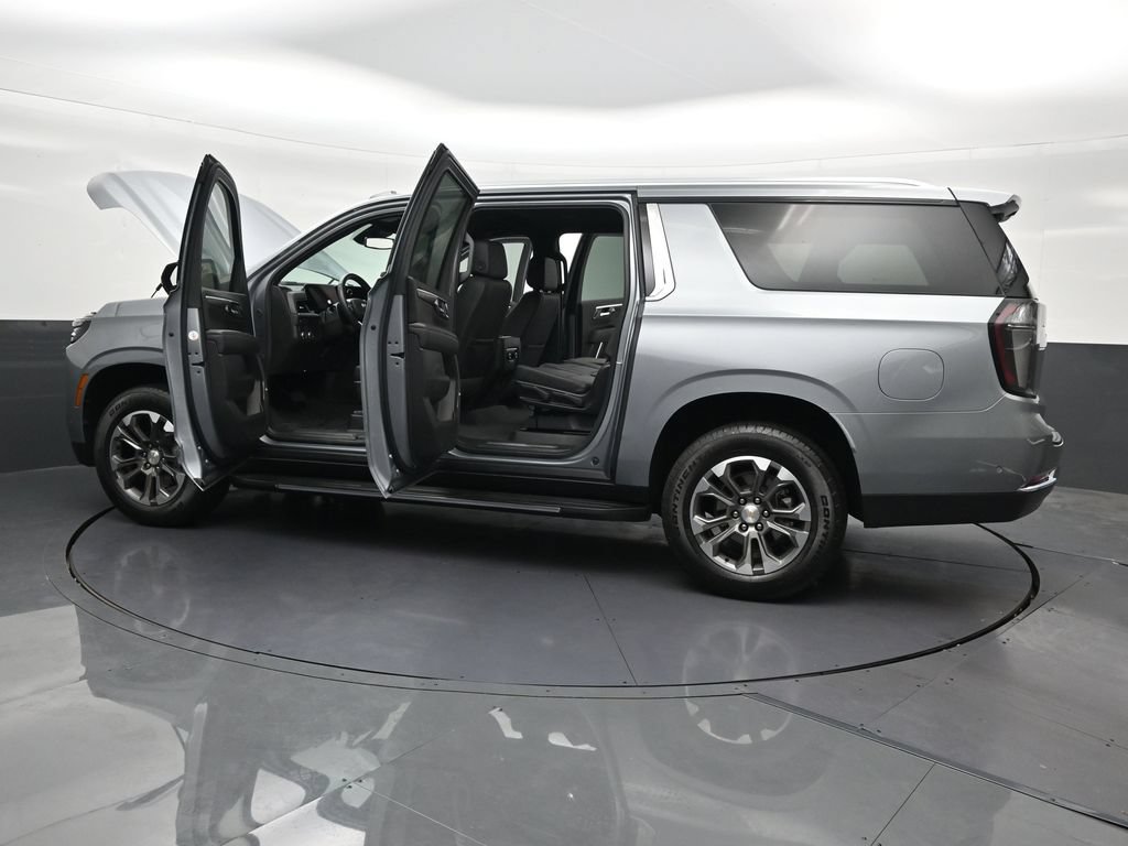 Used 2025 Chevrolet Suburban LT w/ Comfort Package RWD image 36
