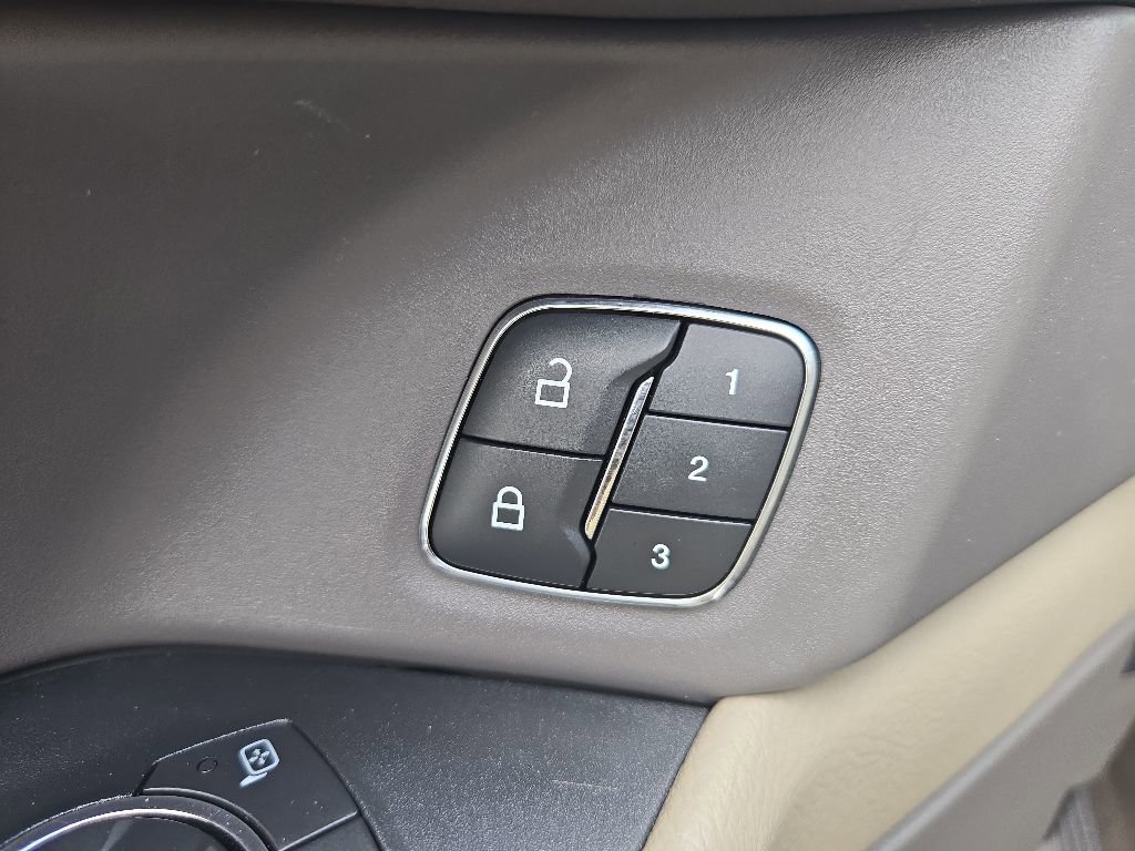 Used 2019 Ford Expedition Limited w/ Special Edition Package RWD image 26