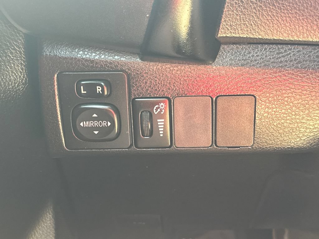 Used 2018 Toyota Corolla LE FWD image 31