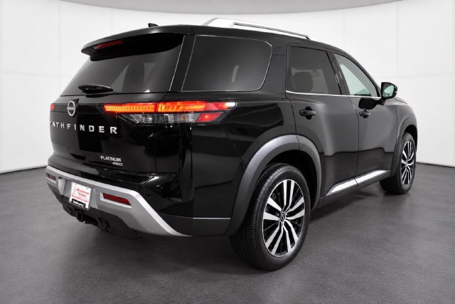 Used 2025 Nissan Pathfinder Platinum AWD/4WD image 4
