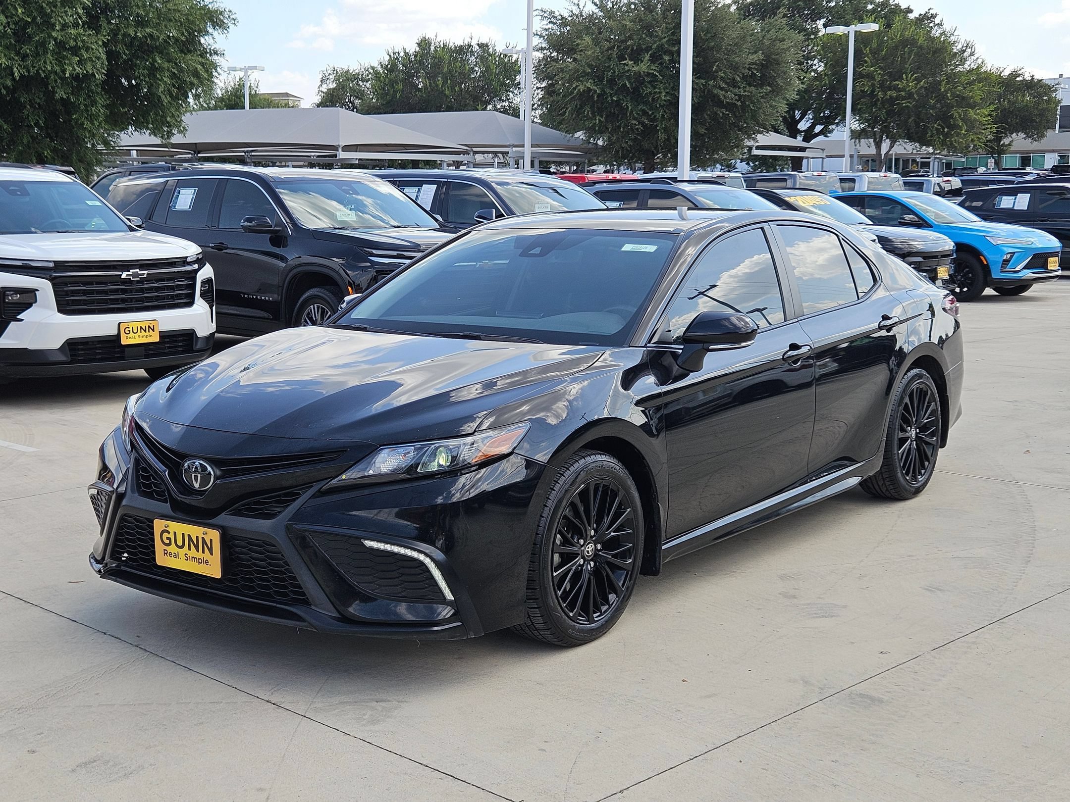 Used 2022 Toyota Camry SE FWD image 7