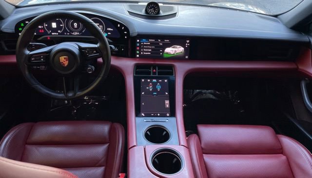 Used 2020 Porsche Taycan 4S image 15