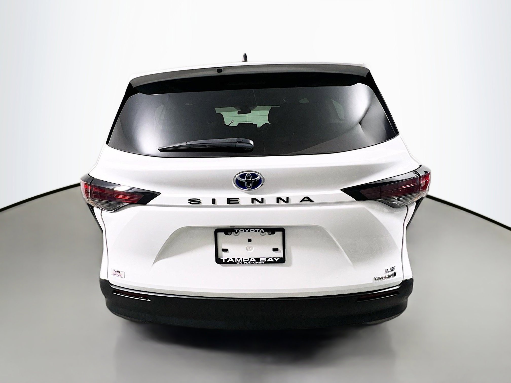 Used 2023 Toyota Sienna LE image 6