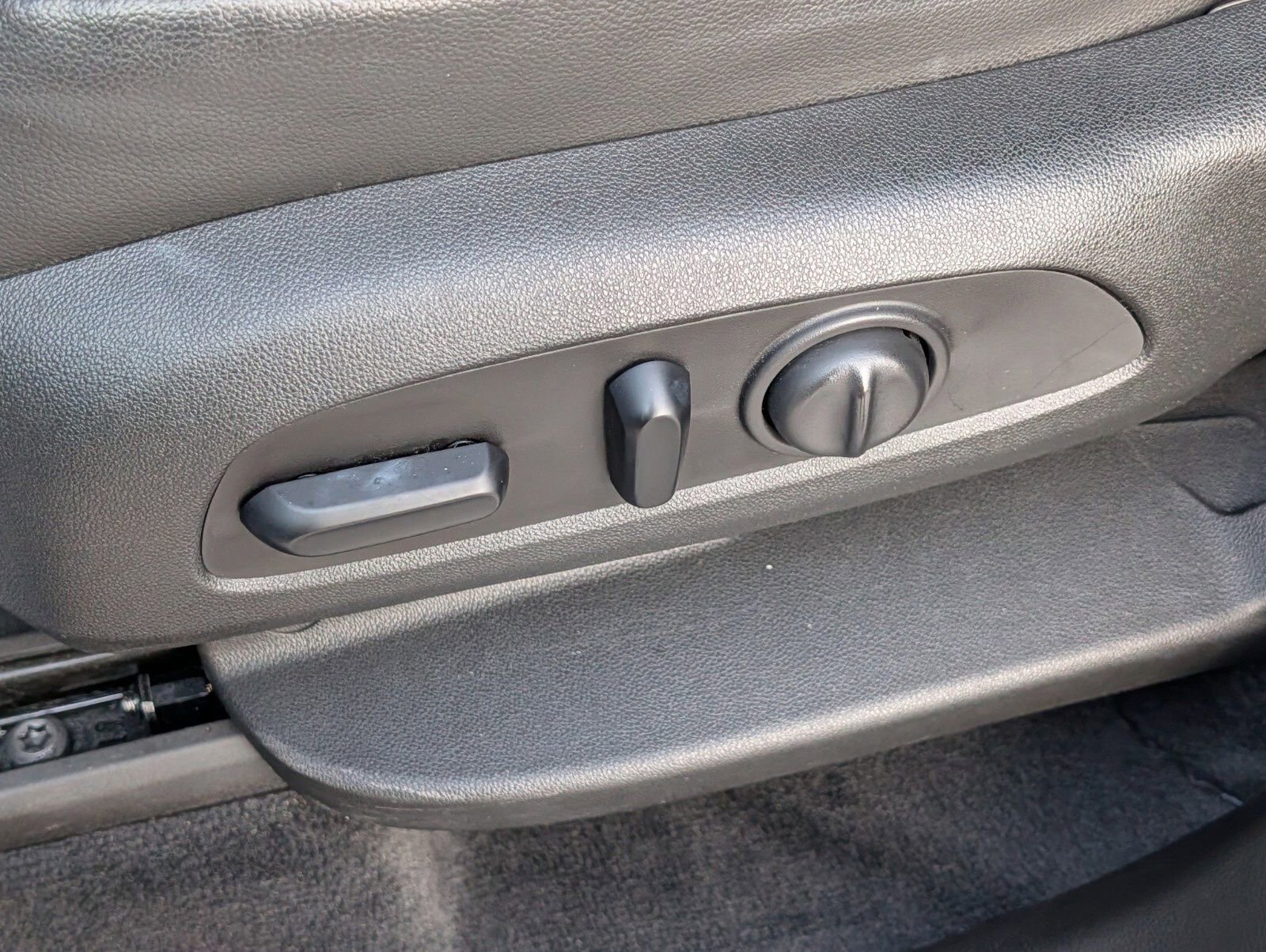 Used 2020 Chevrolet Traverse Premier w/ Redline Edition image 24