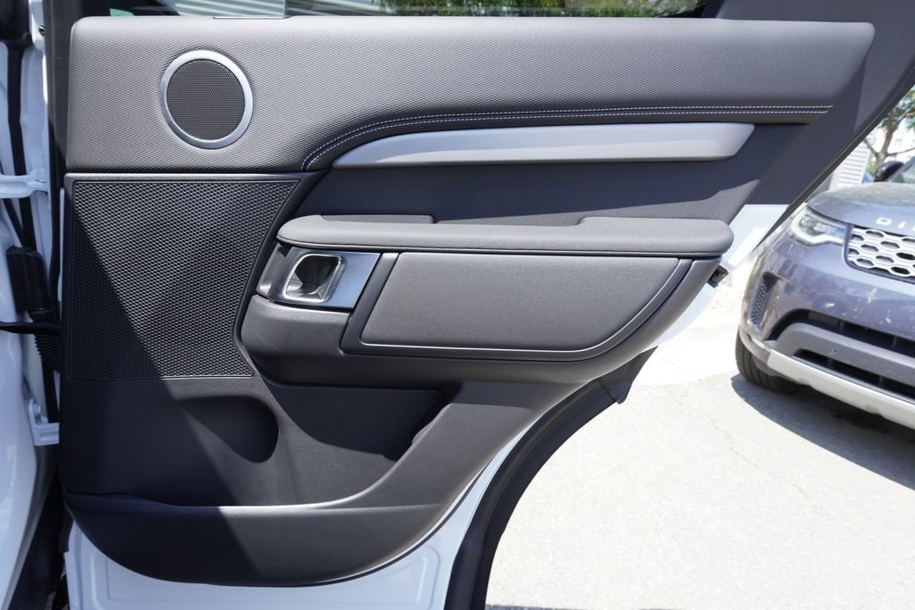 New 2026 Land Rover Discovery Dynamic SE AWD/4WD image 25