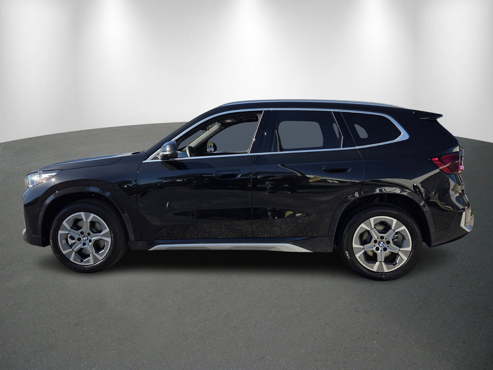 Used 2026 BMW X1 xDrive28i w/ Technology Package image 4