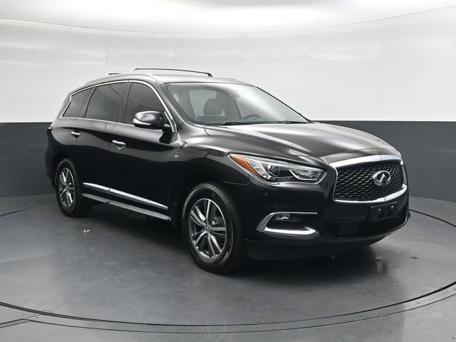 Used 2020 INFINITI QX60 Luxe w/ Essential Package FWD image 2