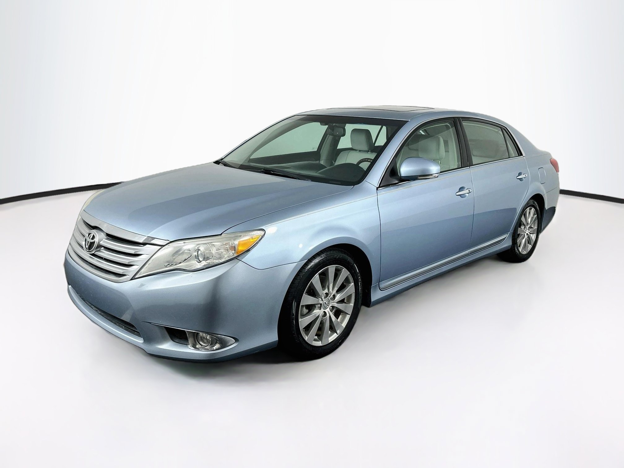 Used 2012 Toyota Avalon Limited FWD image 3