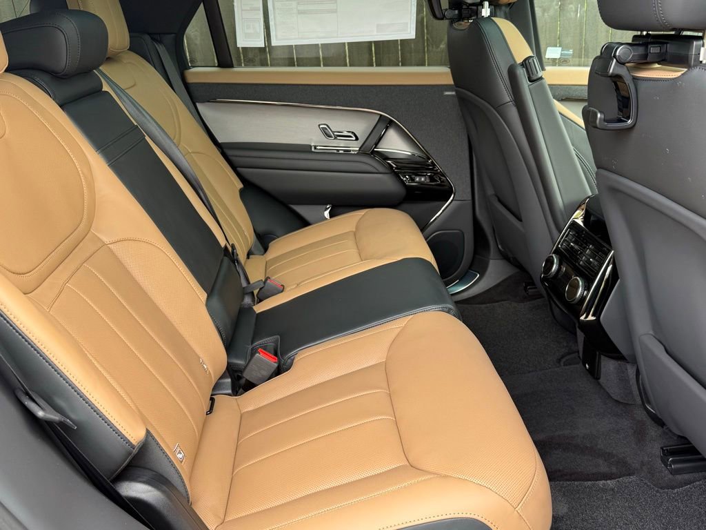 New 2026 Land Rover Range Rover Sport Dynamic SE AWD/4WD image 32