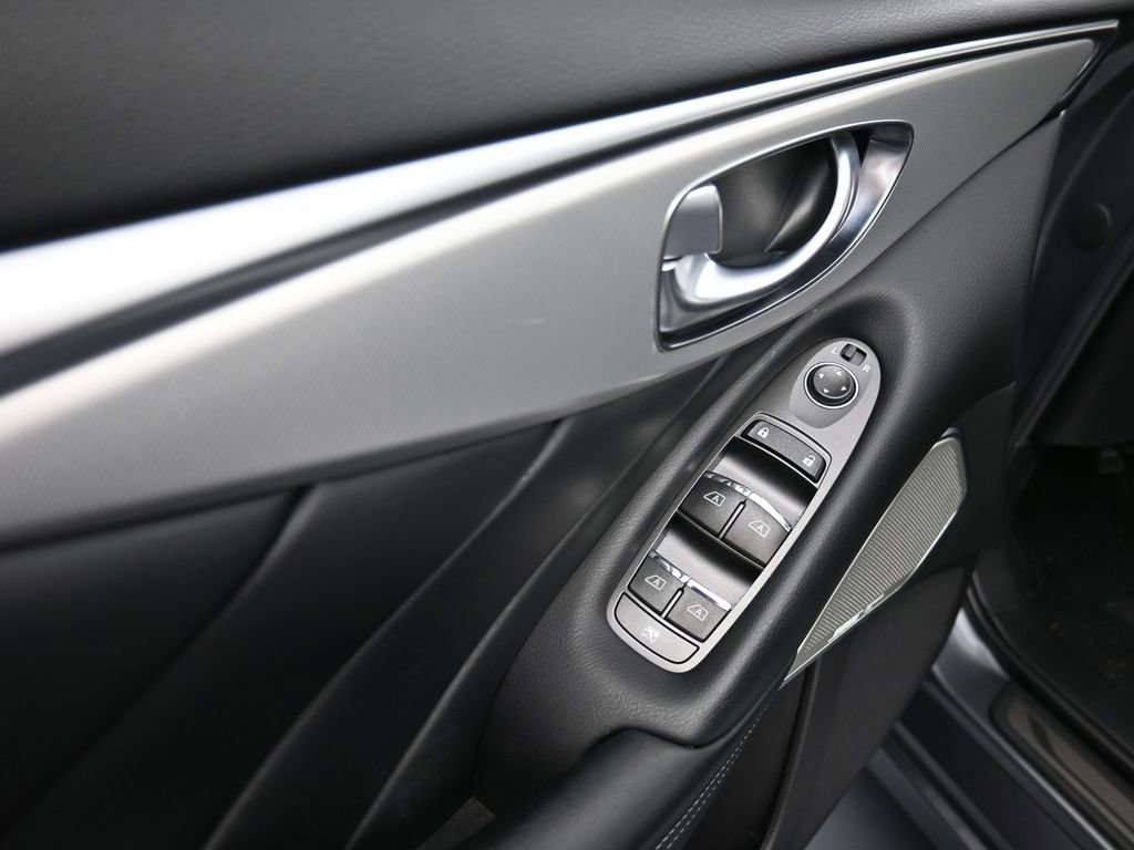 Used 2021 INFINITI Q50 Luxe w/ Seat & Sound Package RWD image 9