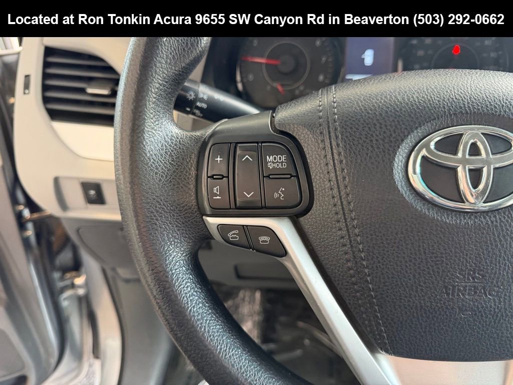 Used 2017 Toyota Sienna LE image 16