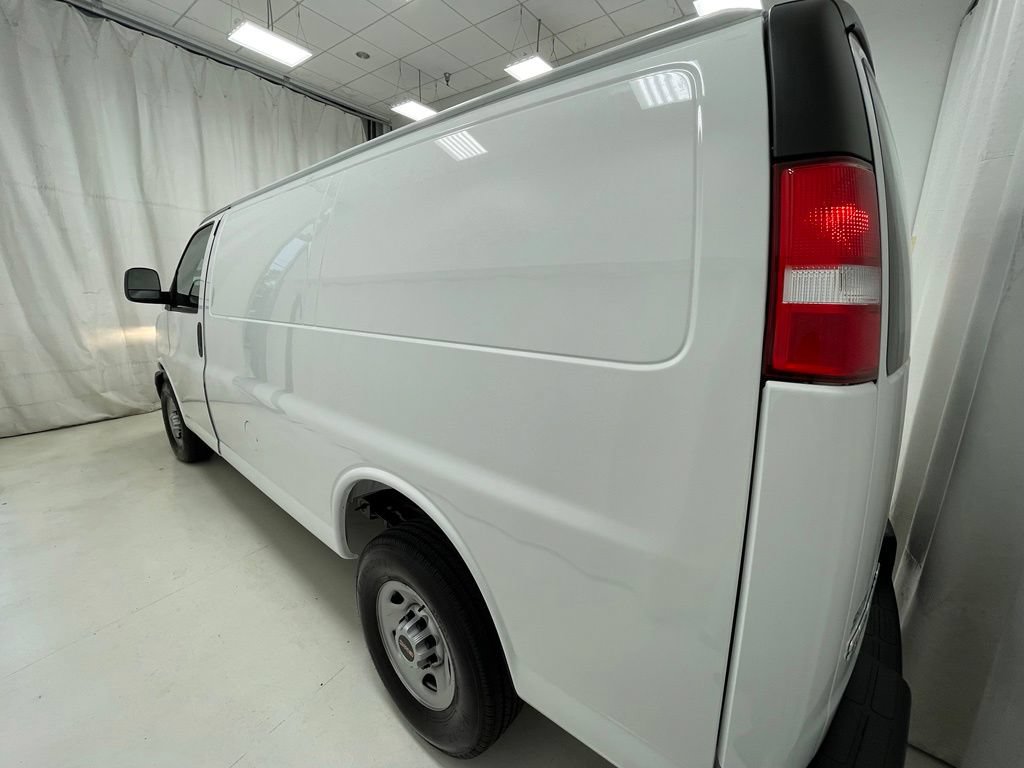 New 2026 GMC Savana 2500 RWD image 7