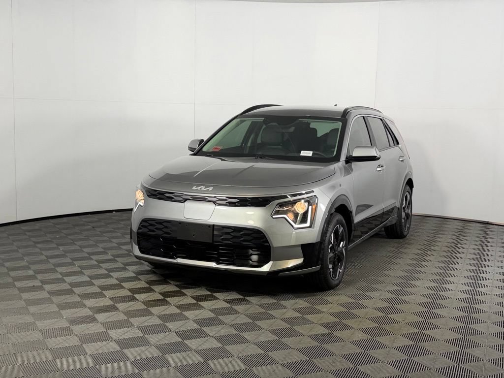 Used 2025 Kia Niro Wind w/ Wind Preserve Package FWD image 3