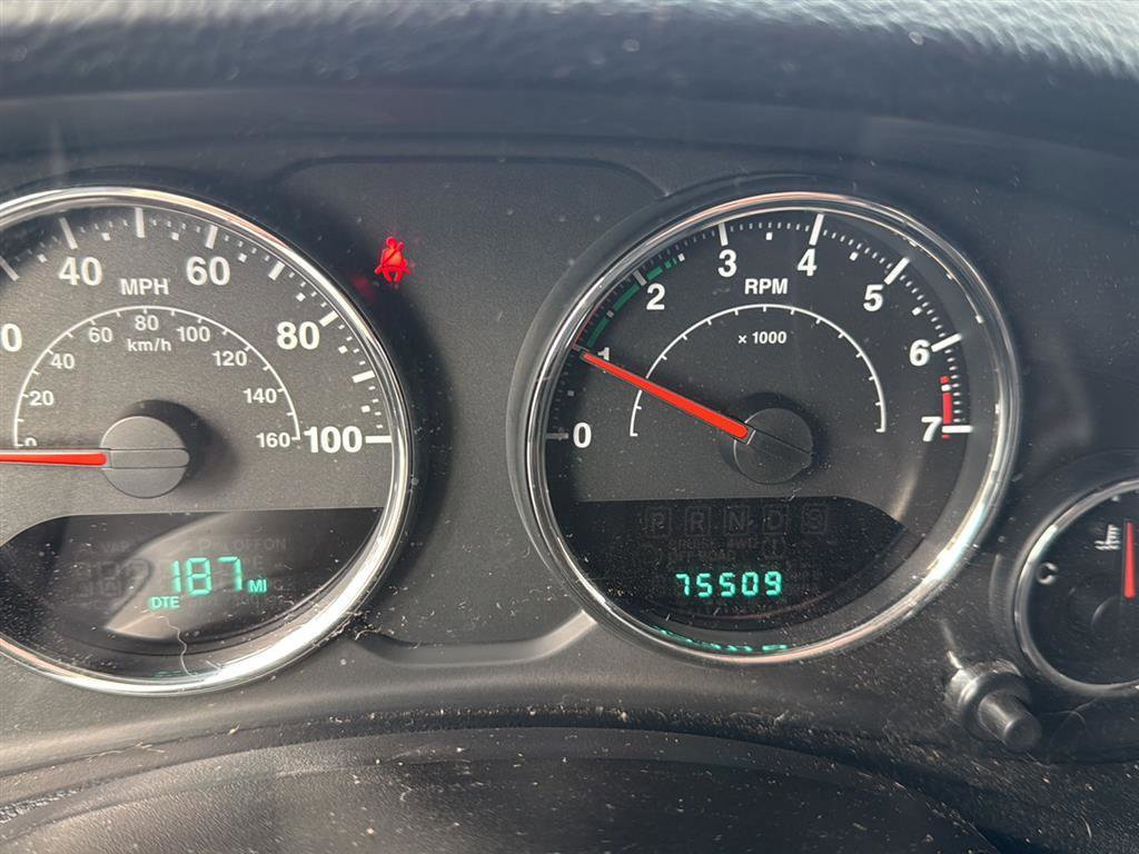 Used 2014 Jeep Wrangler Unlimited Sahara w/ Max Tow Package image 5