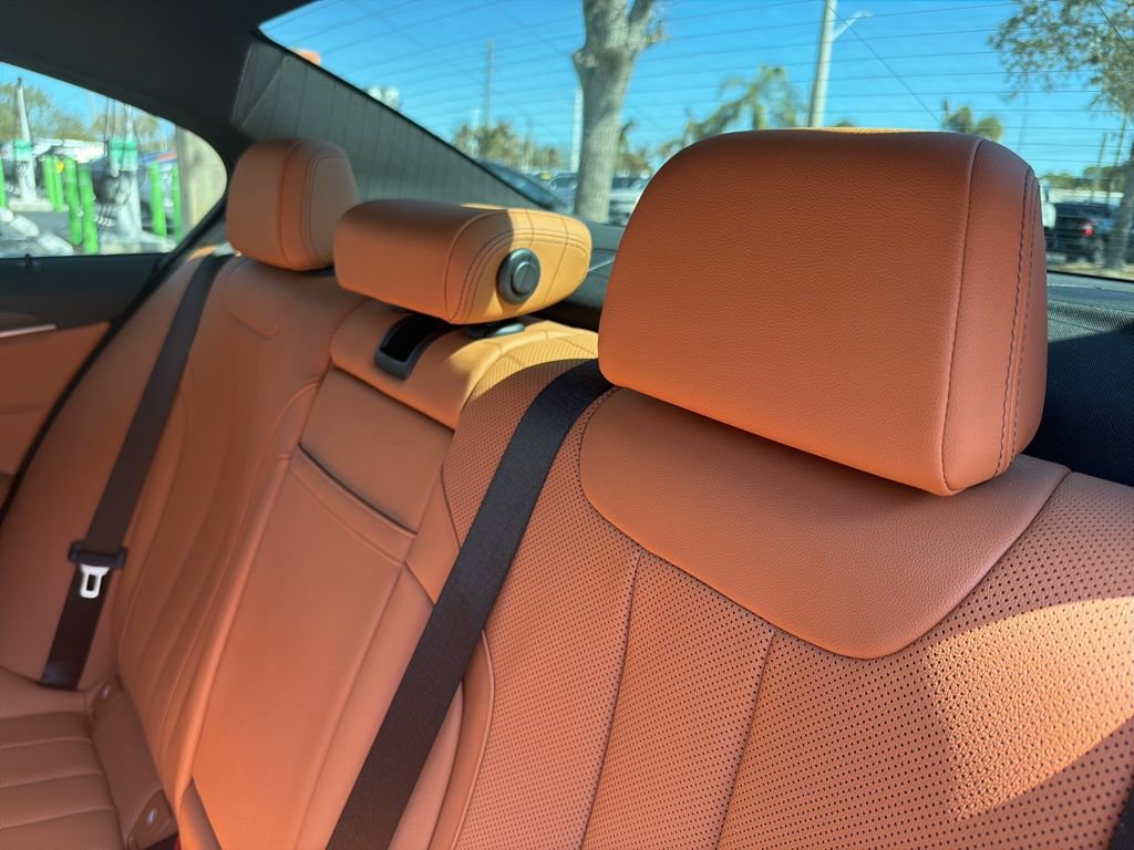 Used 2023 BMW 540i w/ M Sport Package image 11