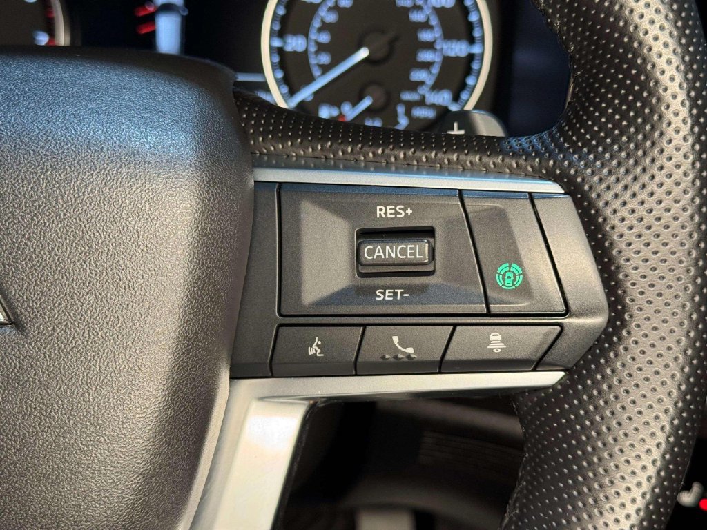 Used 2025 Mitsubishi Outlander SE AWD/4WD image 11