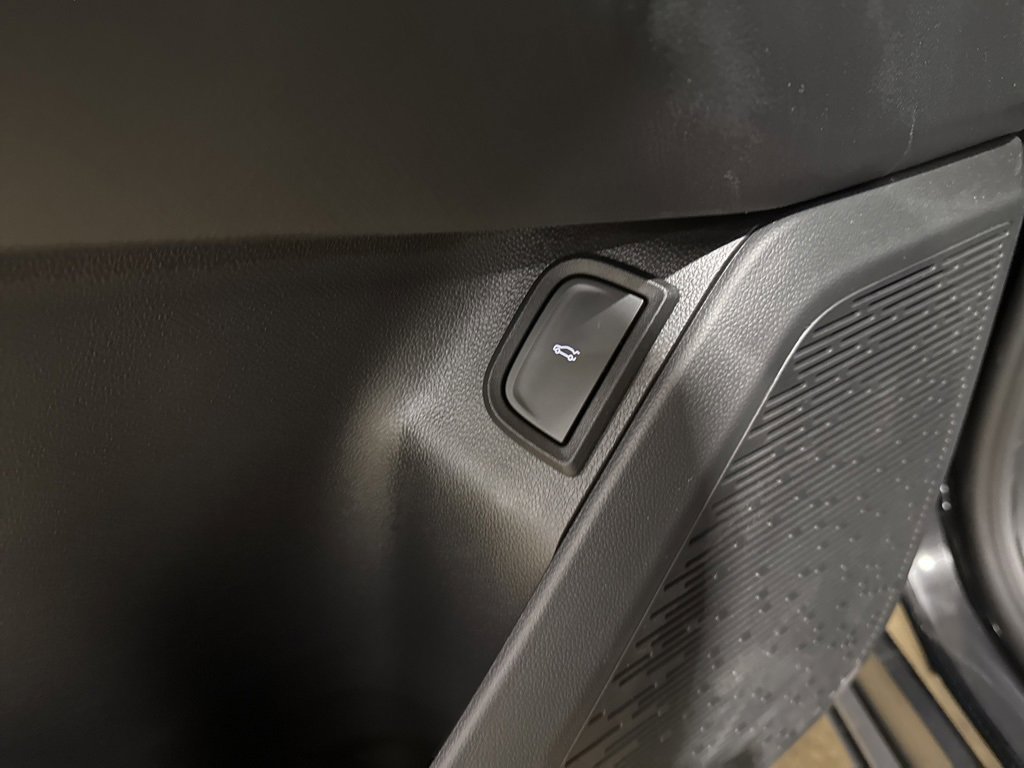 New 2025 Chevrolet Equinox RS image 18